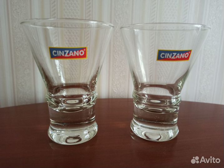 Бокалы, рюмки, стопки