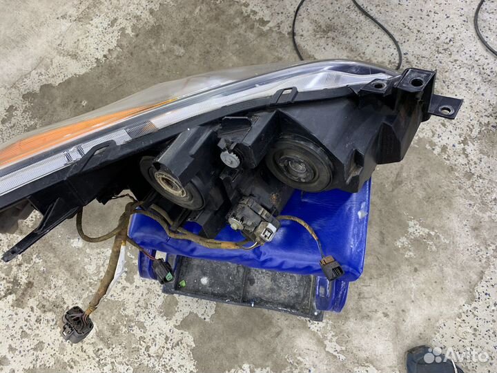 Фары оригинал мазда 3