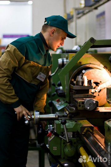 Токарь универсал