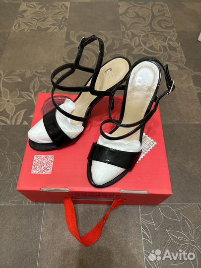 Босоножки женские