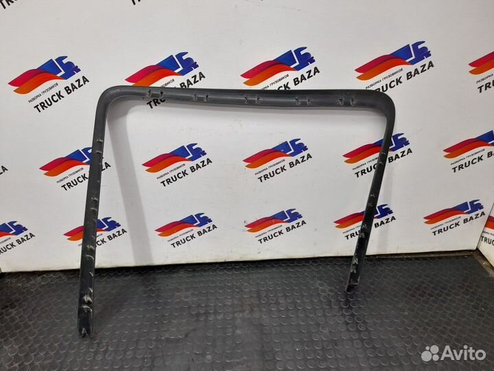 1740284 Накладка двери левой