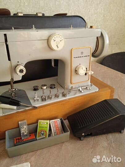 Швейная машинка чайка 132м