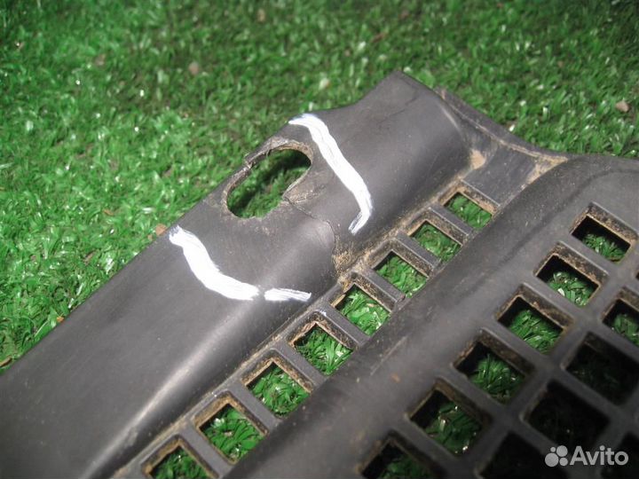 Решетка стеклоочистителей Renault Sandero 1 (BS11