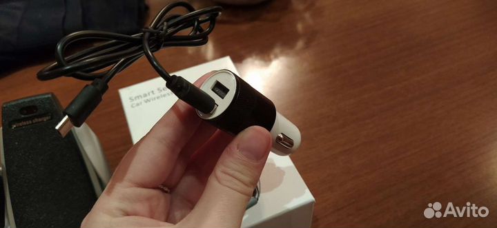 Беспроводная автомобильная зарядка с держателем