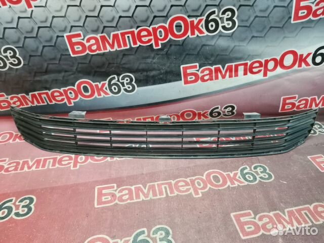 Решетка бампера передний Toyota Camry
