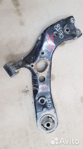 Рычаг передний нижний правый Toyota RAV4