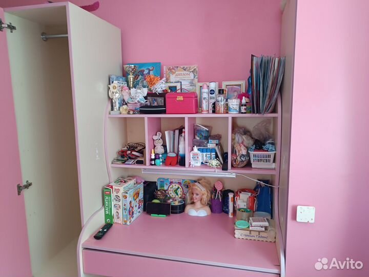 Стол со шкафом