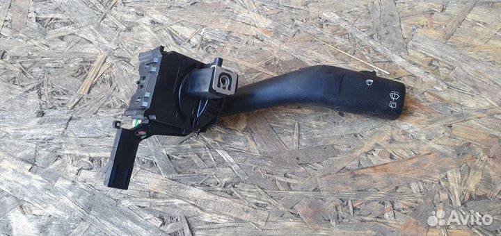 Переключатель стеклоочистителей Volkswagen Golf V