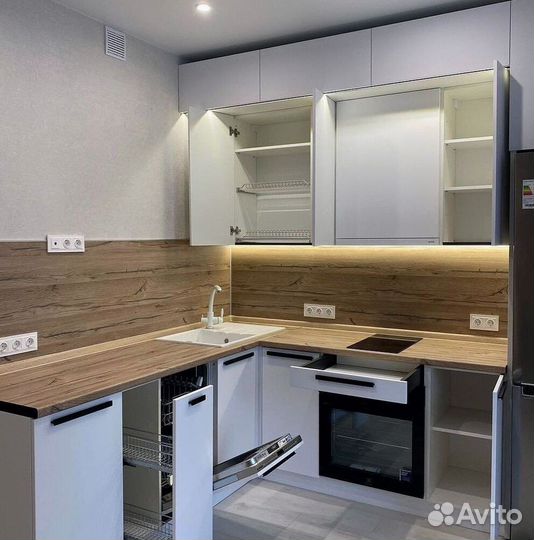 Кухня на заказ.доставка и сборка