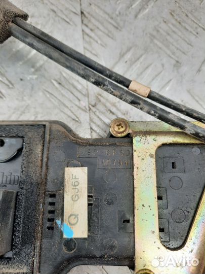 Замок двери задний правый Мазда Атенза GG