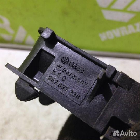 Ручка двери задней внутренняя правая Фольксваген