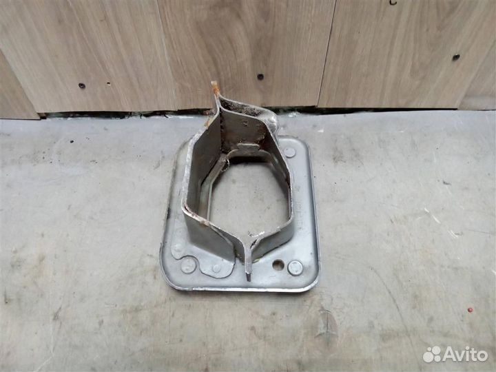 Кронштейн усилителя переднего бампера левый от Fo