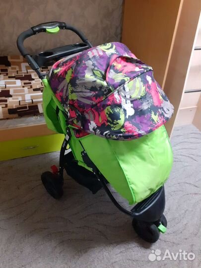 Прогулочная коляска