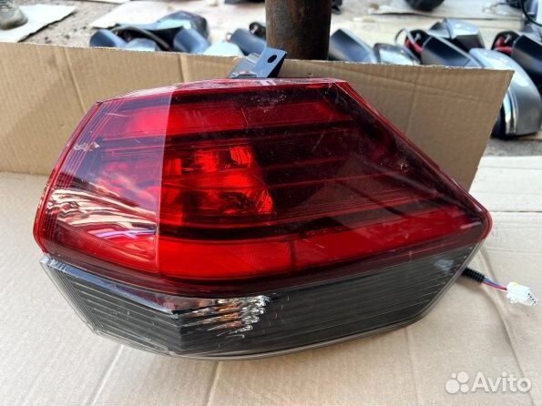 Фонарь задний фара задняя Nissan X-Trail Т 32 19г