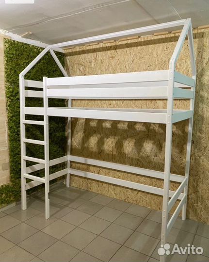 Детская крватка домик