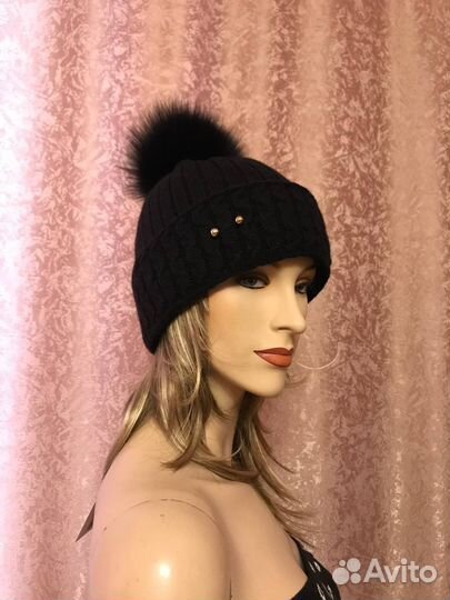 Новая шапка шерсть с натуральным помпоном