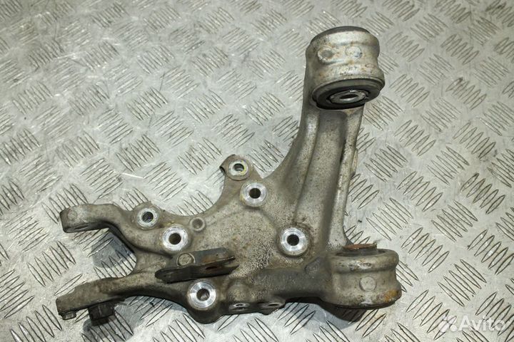 Кулак задний правый (цапфа) Honda Civic 8 FD 4D