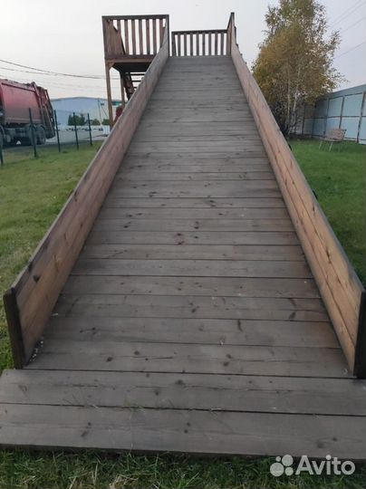 Зимняя горка, деревянная горка