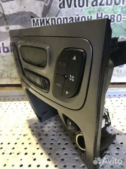 Рамка магнитолы Hyundai Santa Fe