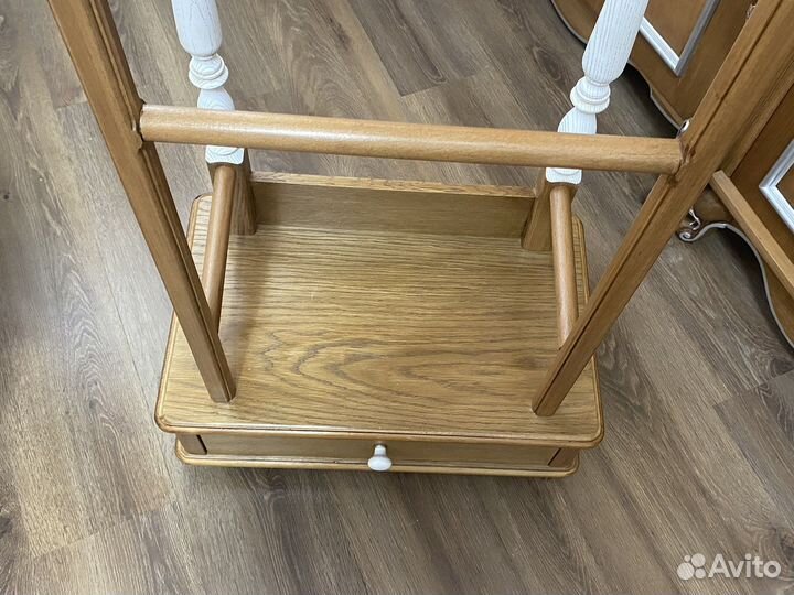 Вешалка для одежды (напольная)