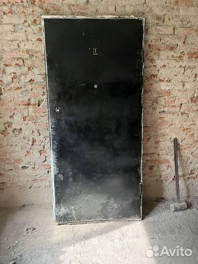 Металлическая дверь бу