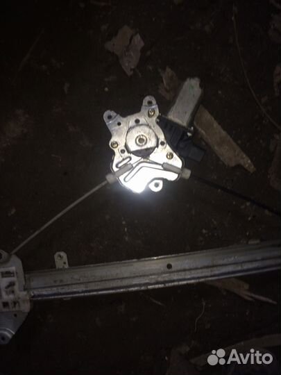 Стеклоподъемник задний правый Mitsubishi Lancer 9