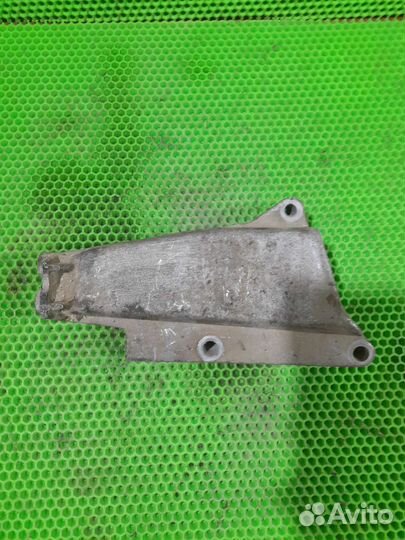 Кронштейн опоры двигателя правый Лада Калина LADA