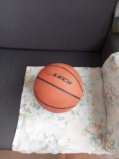 Баскетбольный мяч