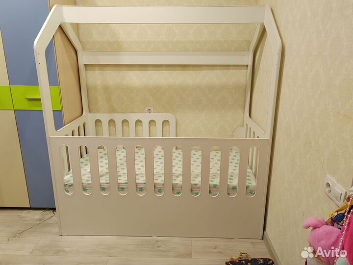 Кровать домик