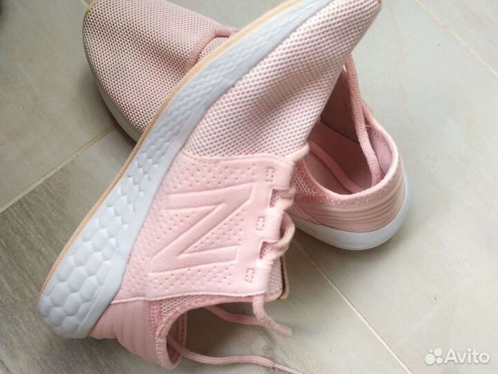 Кроссовки женские р.35,5 (5,5us) New Balance