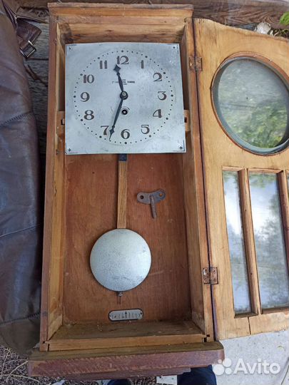 Старинные настенные часы