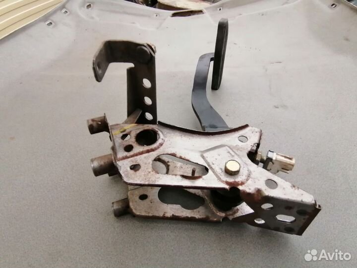 Педаль тормоза Kia Rio 1 2000-2005