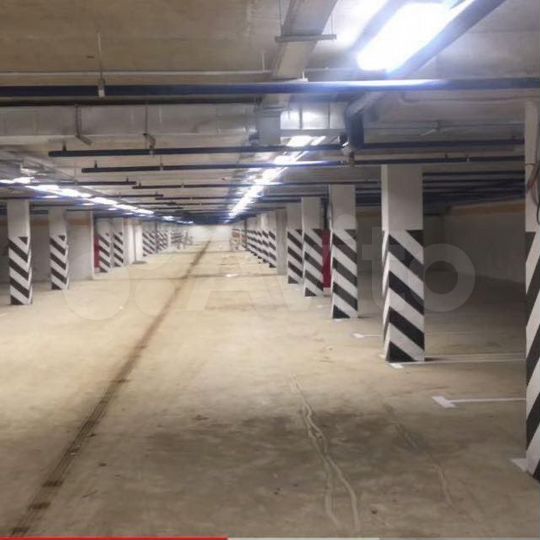 Машиноместо, 13 м²