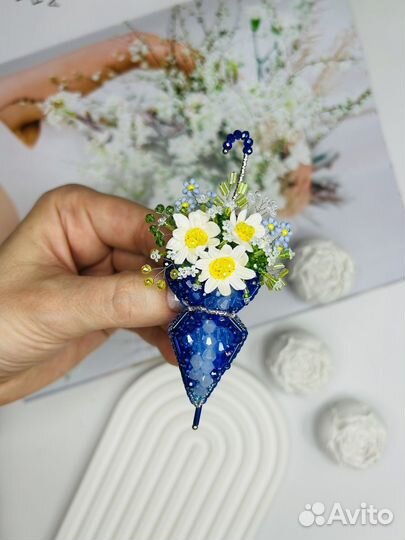 Брошь русной работы Зонт с ромашками