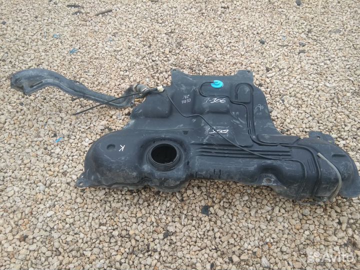 Бензобак Рено Меган 2