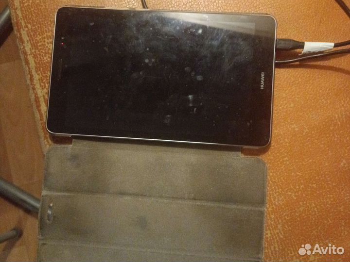 Планшет Huawei mediapad t3 8дюймов почти новый