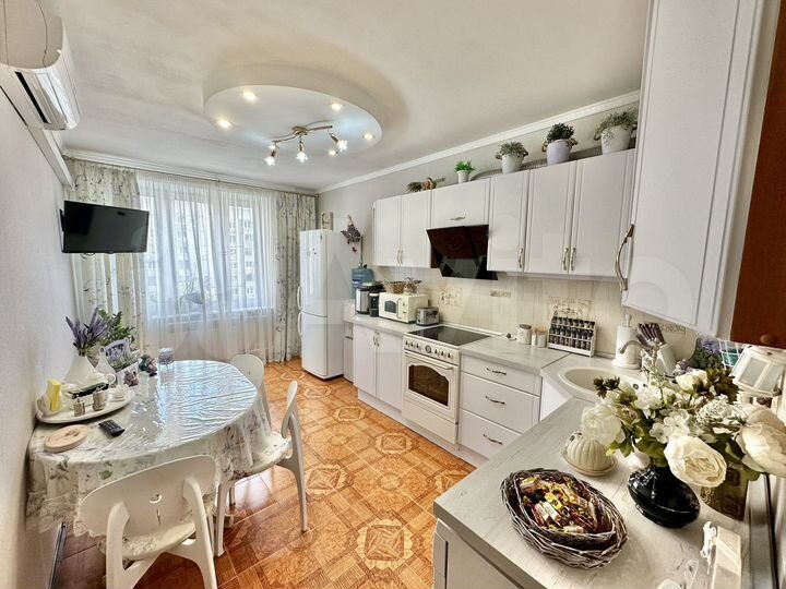 3-к. квартира, 80,6 м², 6/14 эт.