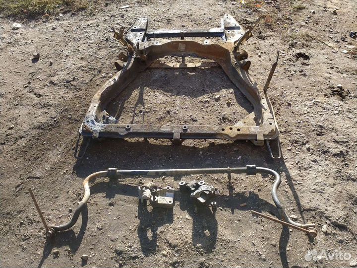 Передний подрамник peugeot 607