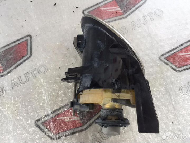 Фара противотуманная правая Пассат Б6