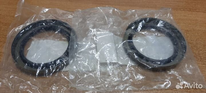 Сальник передней ступицы Мерседес 211/212/221/230