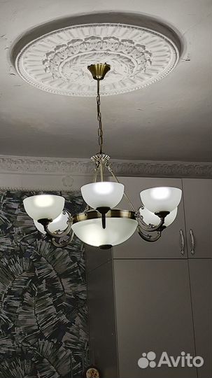 Люстра потолочная подвесная и бра