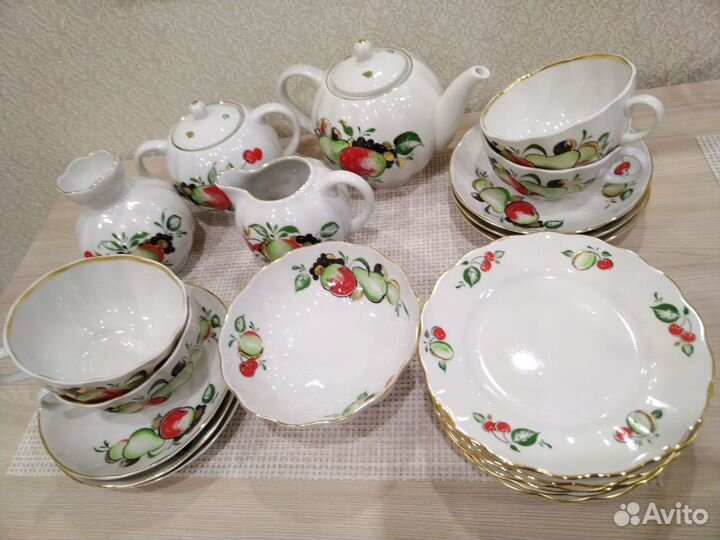 Чайный сервиз «Красное яблоко» лфз, СССР