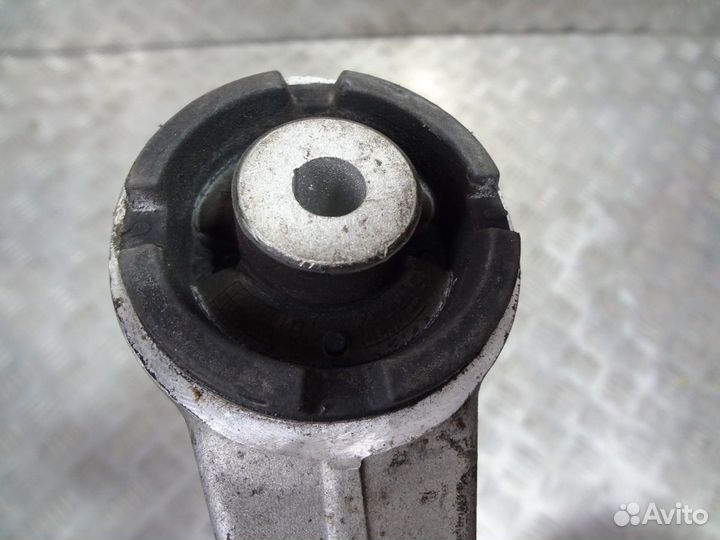 Рычаг передний верхний правый Мерседес 205 253 257