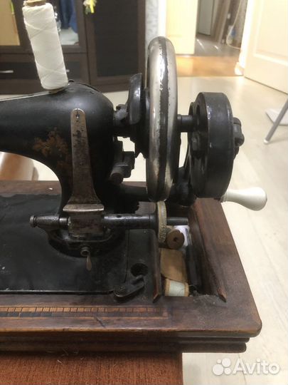 Машинка швейная немецкая (более 100 лет ей)