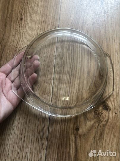 Стеклянная кастрюля с крышкой