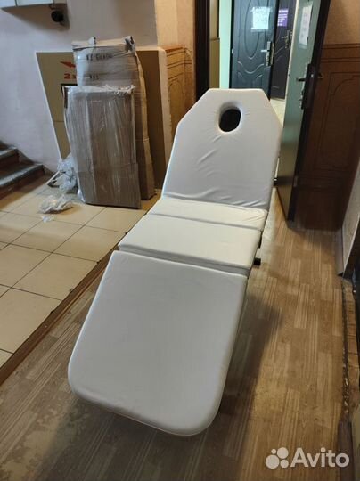 Массажная кушетка