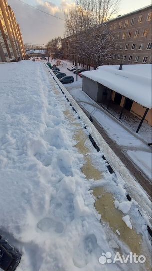 Очистка наледи и сосулек с крыш