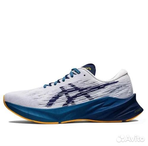 Беговые кроссовки Asics novablast 3