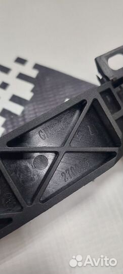 Кронштейн ручки передний левый Geely Coolray