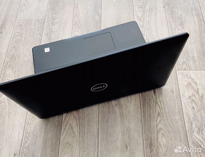 Ноутбук Dell 17.3 Core i7